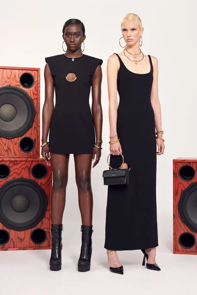 Look 16